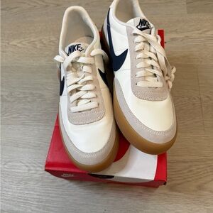 Nike Men's White and Navy Sneakers